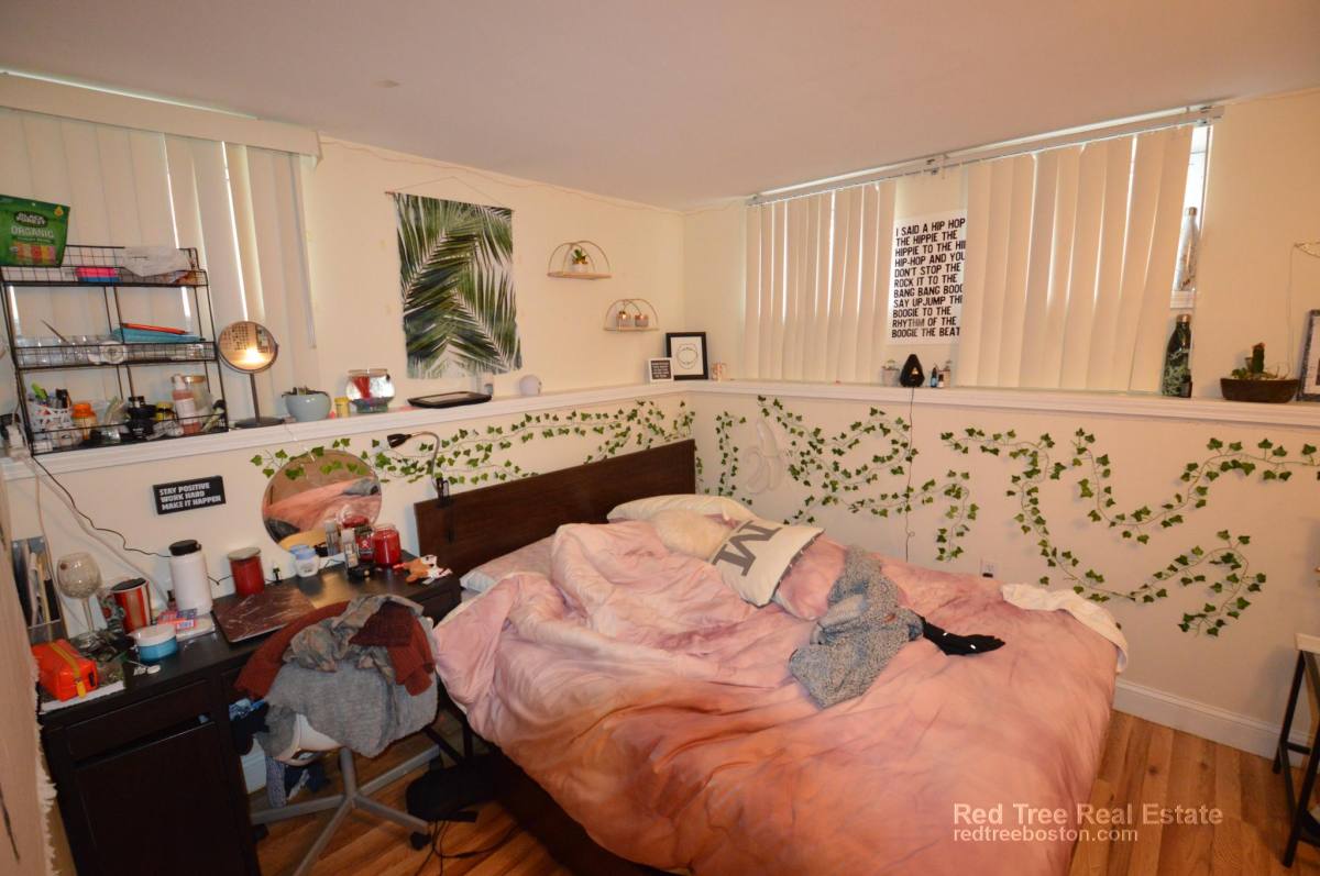 House for rent at 94 Pleasant St #1, Brookline, MA 02446