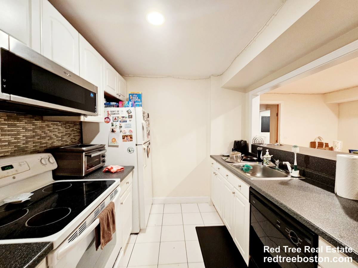 House for rent at 94 Pleasant St #1, Brookline, MA 02446
