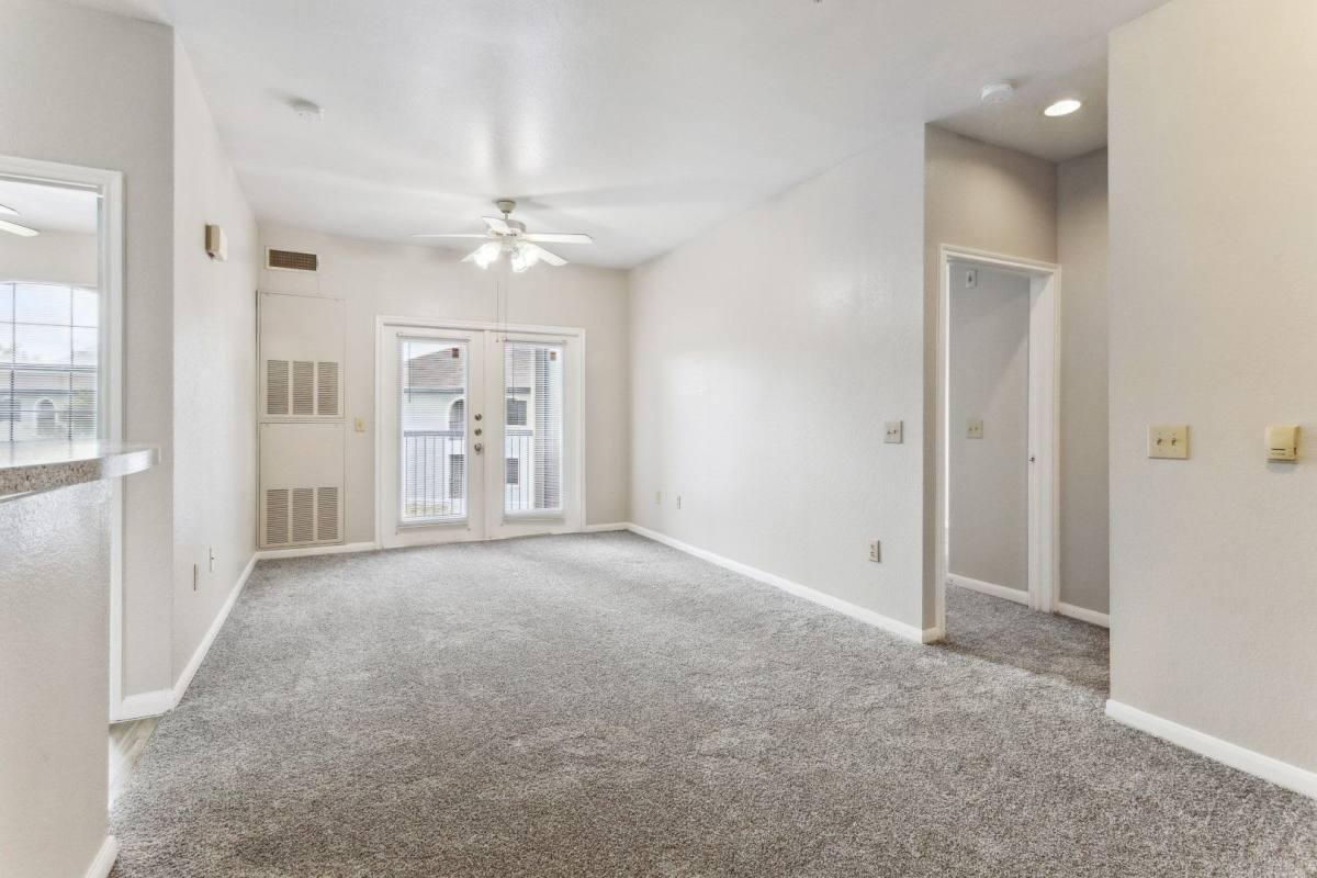 Apartment for rent at 8625 Winkler Dr, Houston, TX 77017