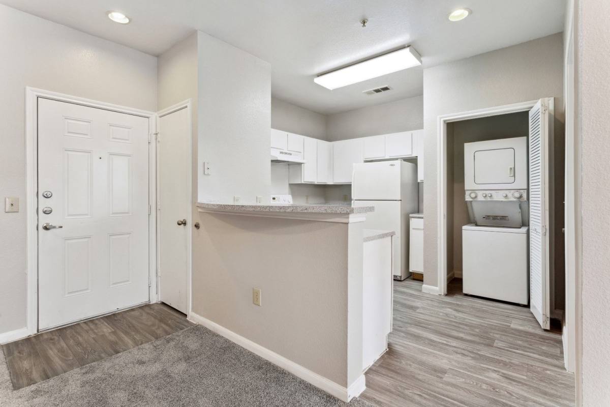 Apartment for rent at 8625 Winkler Dr, Houston, TX 77017
