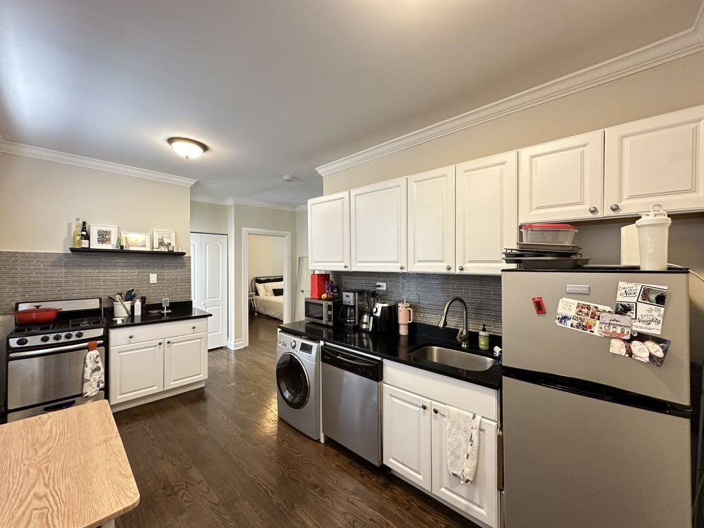 Apartment for rent at 6485 W Roscoe #N5, Chicago, IL 60657