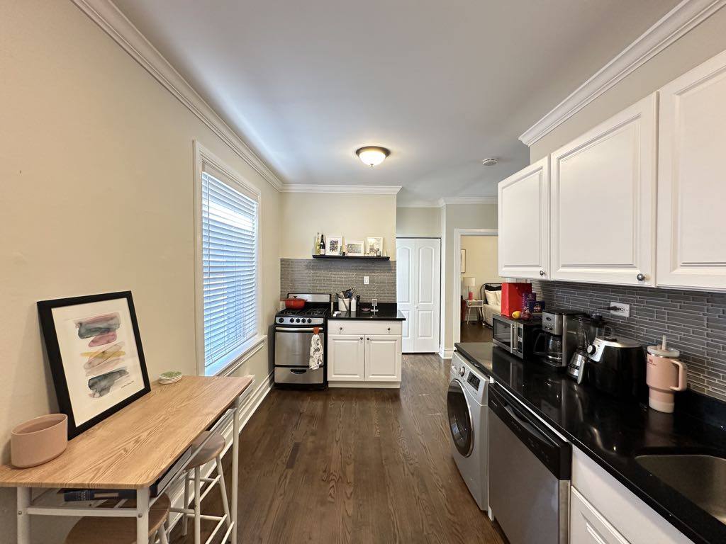 Apartment for rent at 6485 W Roscoe #N5, Chicago, IL 60657
