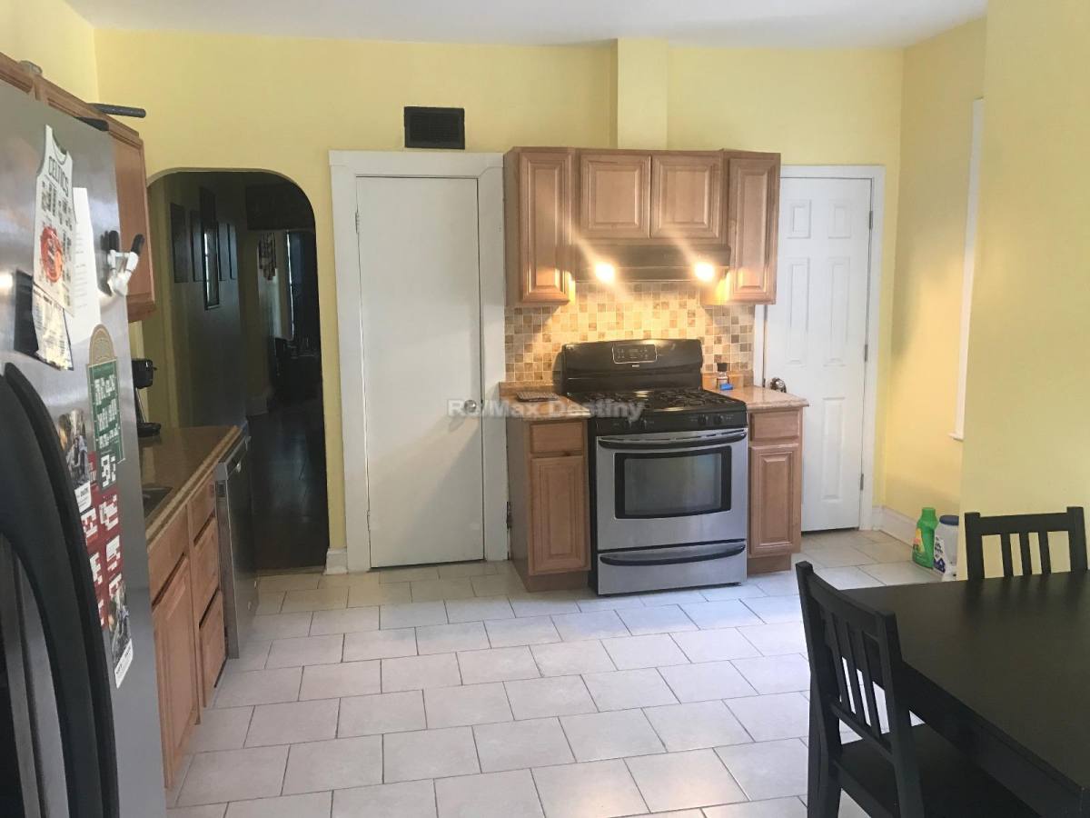 House for rent at 14 Madison St #2, Somerville, MA 02143