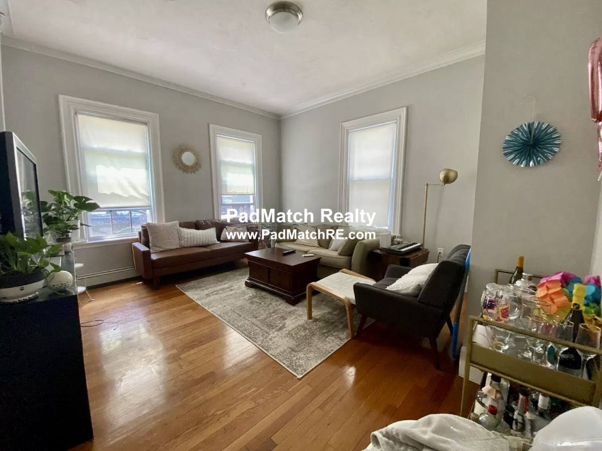 Apartment for rent at 172 Bigelow St #1, Brighton, MA 02135