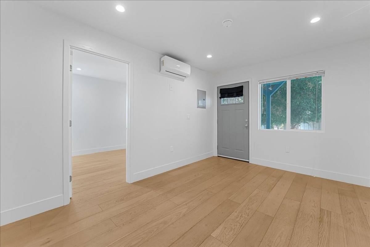 Apartment for rent at 2736 Pomeroy Ave #55, Los Angeles, CA 90033