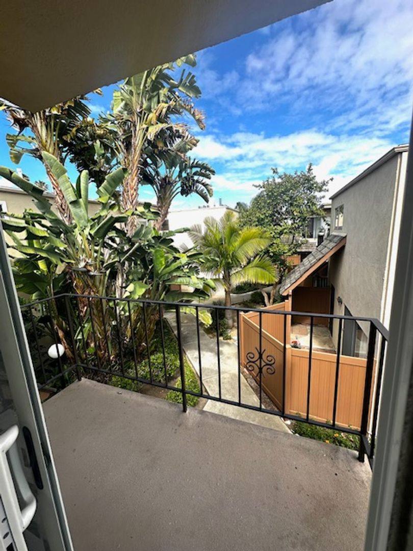 Condo for rent at 138 S Bryn Mawr, Ventura, CA 93003