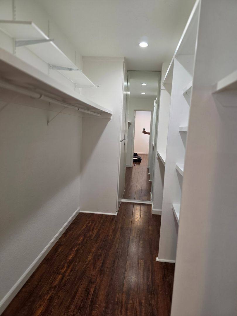 Apartment for rent at 1351 N Orange Dr, Los Angeles, CA 90028