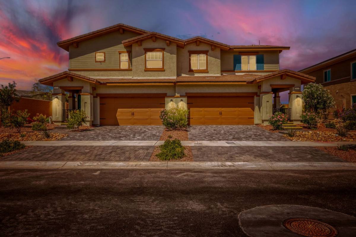 Townhouse for rent at 911 Cadence View Way, Henderson, NV 89011