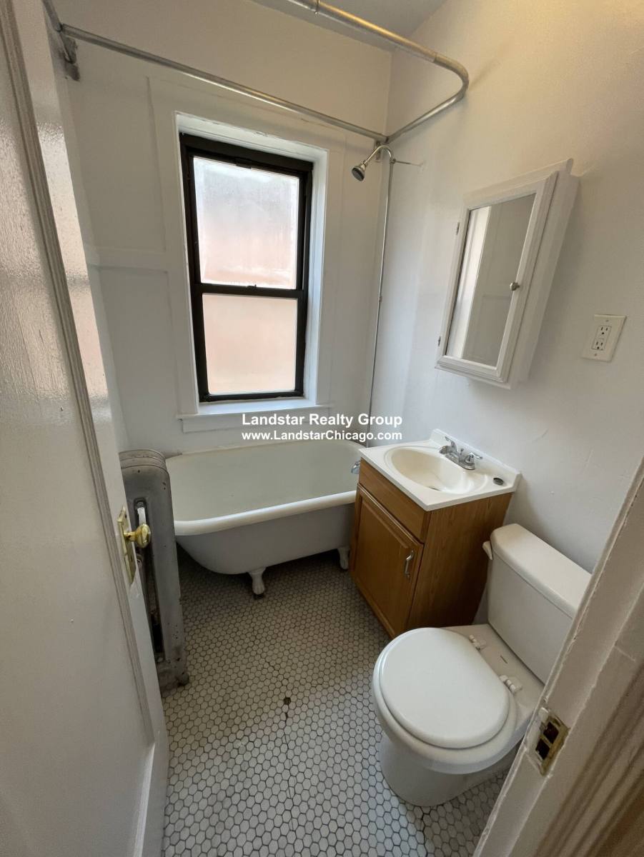 Apartment for rent at 3304 Schubert #2K, Chicago, IL 60647