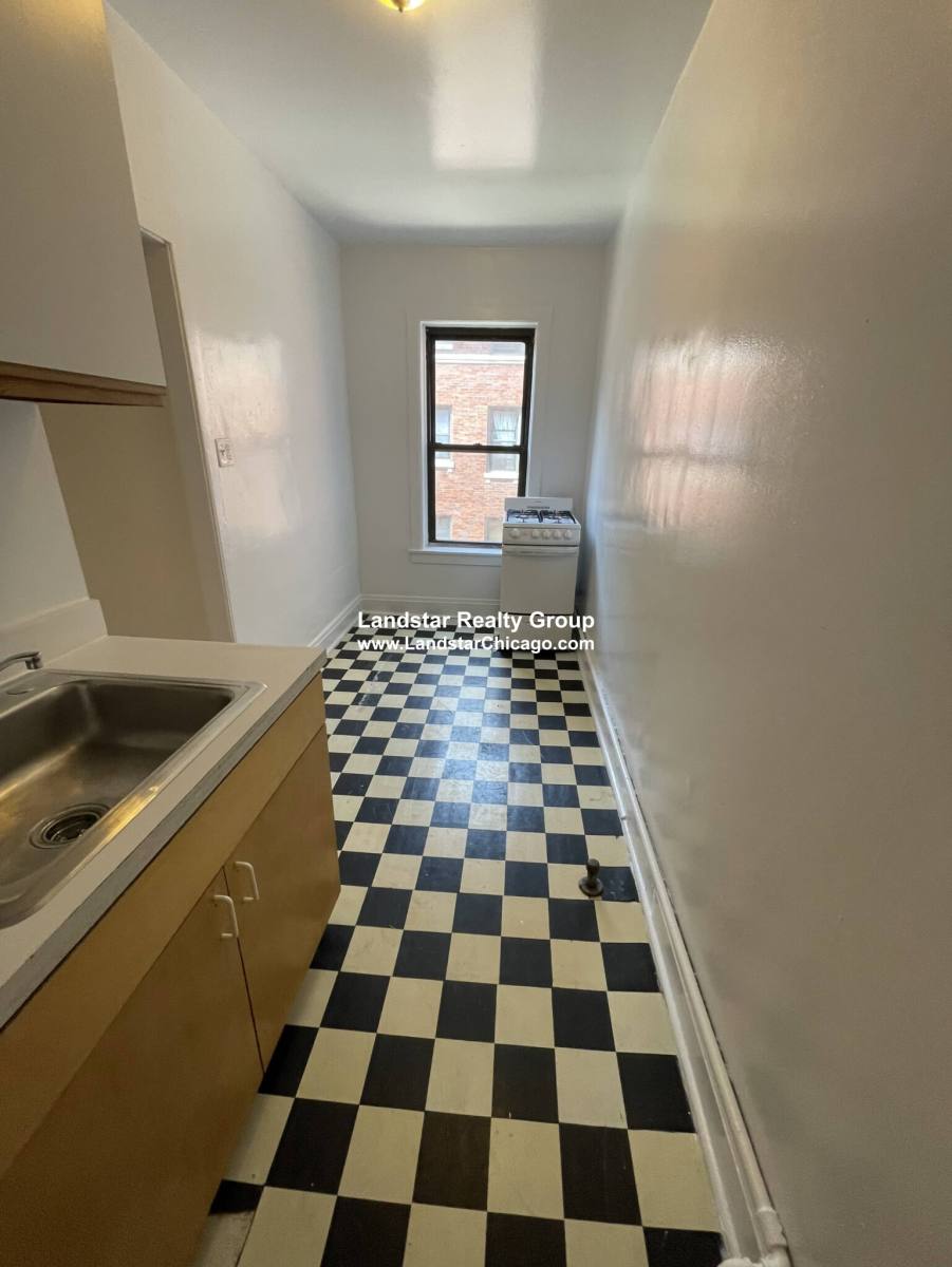 Apartment for rent at 3304 Schubert #2K, Chicago, IL 60647