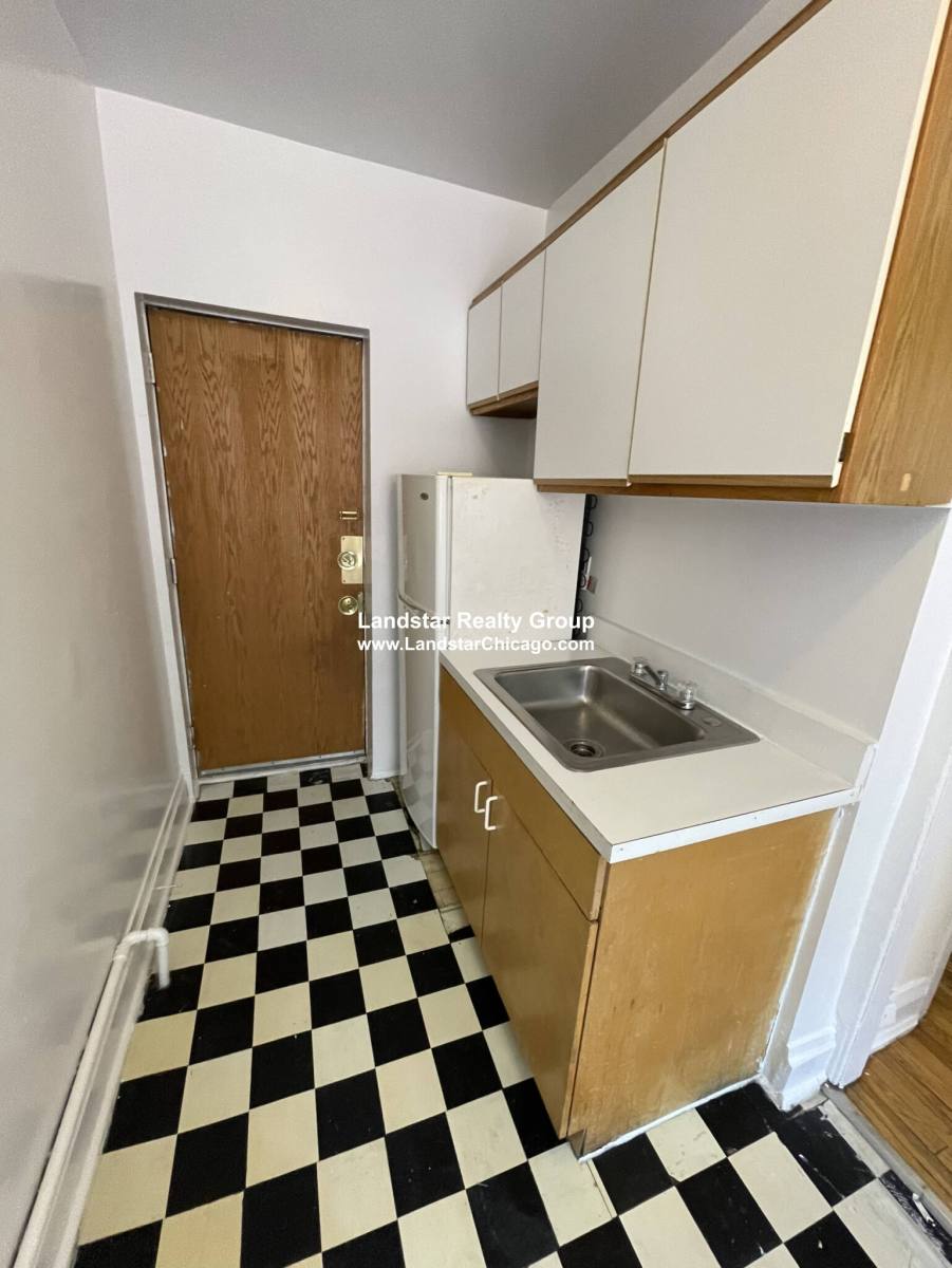 Apartment for rent at 3304 Schubert #2K, Chicago, IL 60647