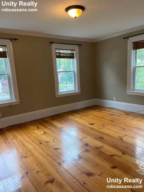 Apartment for rent at 872 Main St #1, Reading, MA 01867