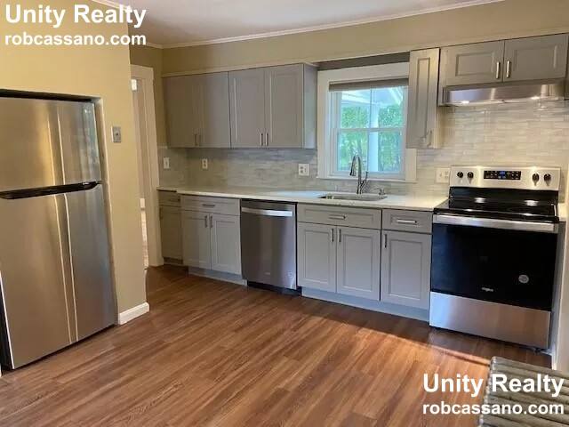 Apartment for rent at 872 Main St #1, Reading, MA 01867