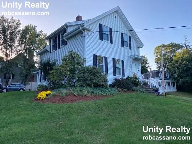 Apartment for rent at 872 Main St #1, Reading, MA 01867
