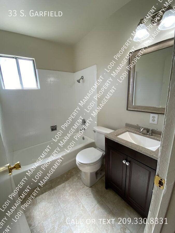 Apartment for rent at 33 S Garfield, Lodi, CA 95240
