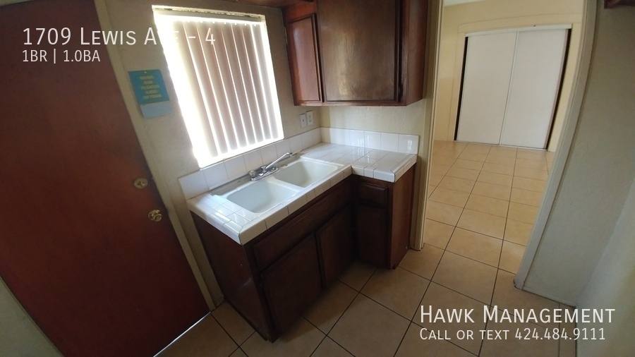 Apartment for rent at 1709 Lewis Ave #4, Long Beach, CA 90813