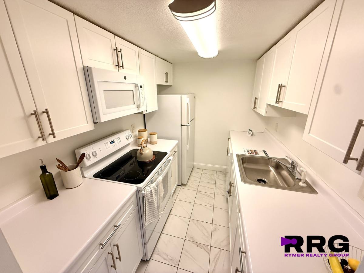 Townhouse for rent at 812 Norwest Dr #812, Norwood, MA 02062