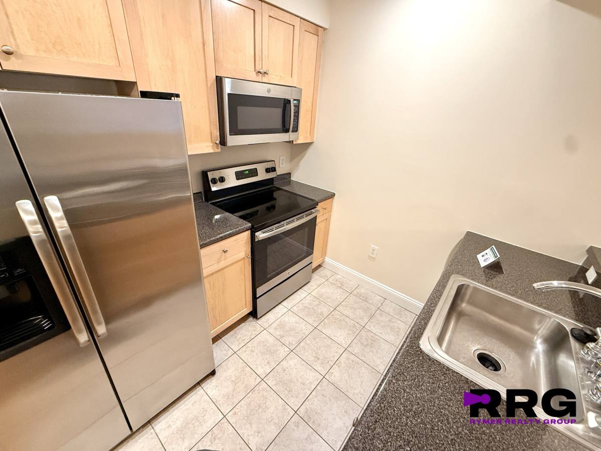 Townhouse for rent at 938 Norwest Dr #938, Norwood, MA 02062
