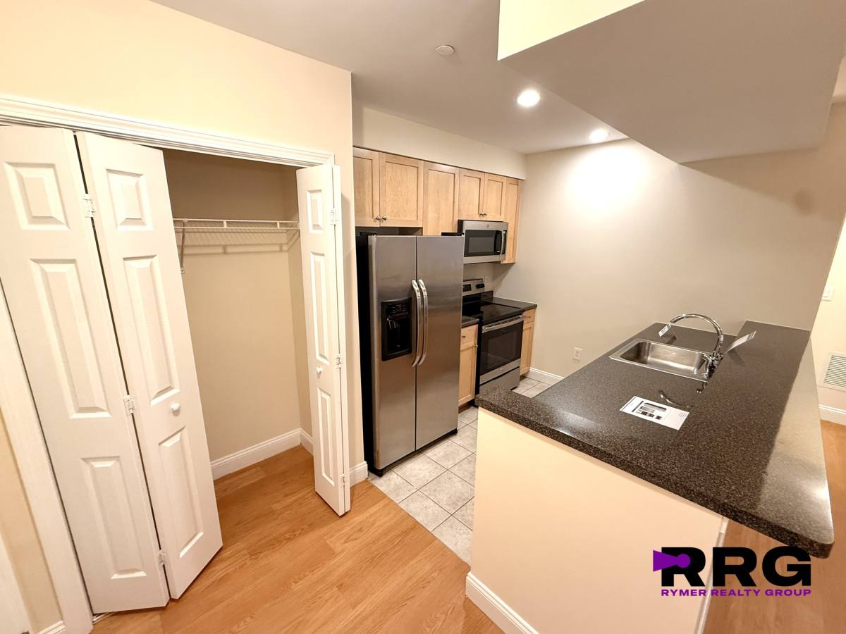 Townhouse for rent at 938 Norwest Dr #938, Norwood, MA 02062