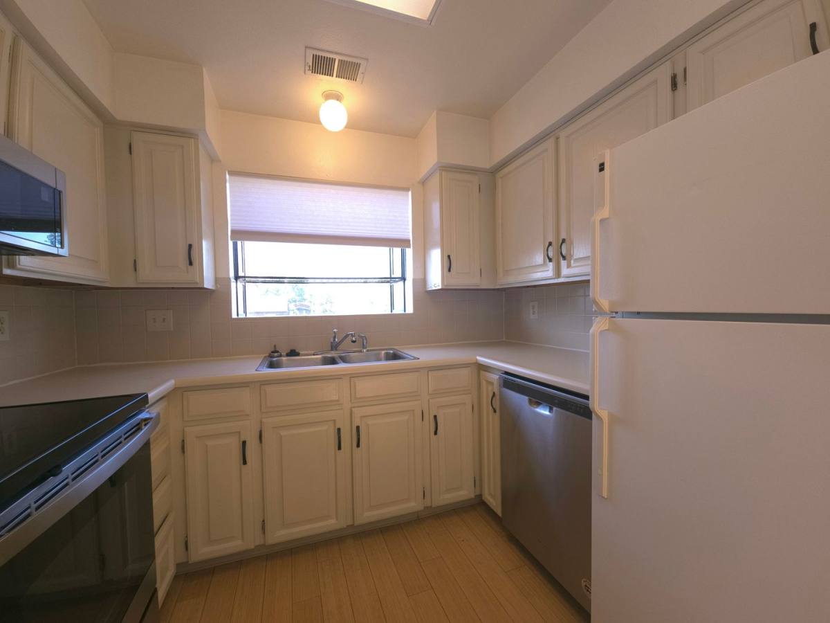 Apartment for rent at 525 Manhattan Dr, Boulder, CO 80303