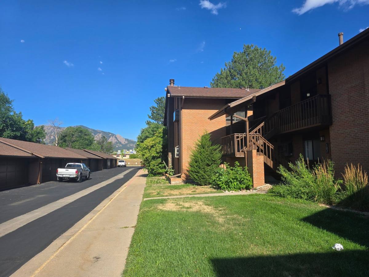 Apartment for rent at 525 Manhattan Dr, Boulder, CO 80303