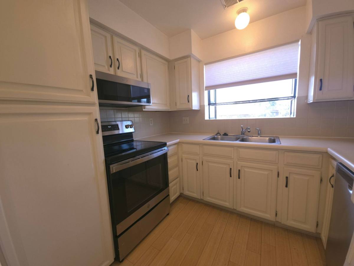 Apartment for rent at 525 Manhattan Dr, Boulder, CO 80303