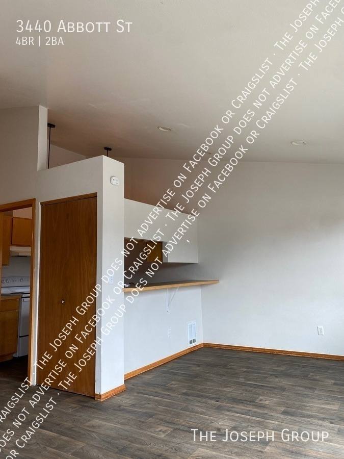 House for rent at 3440 Abbott St, Bellingham, WA 98225