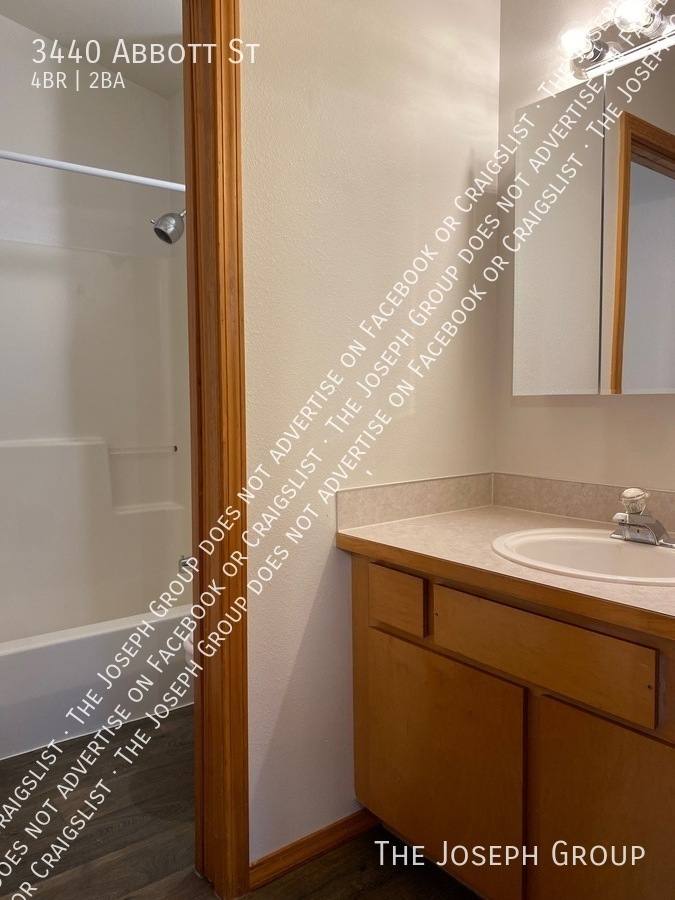 House for rent at 3440 Abbott St, Bellingham, WA 98225