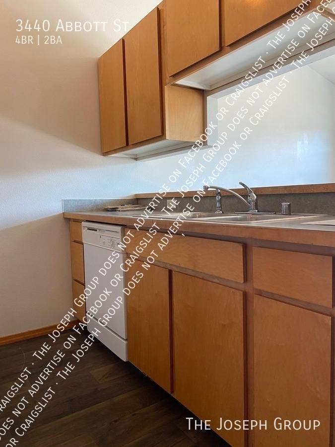 House for rent at 3440 Abbott St, Bellingham, WA 98225