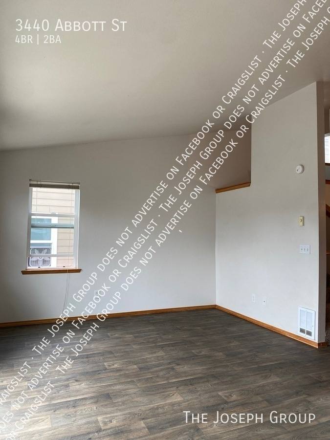 House for rent at 3440 Abbott St, Bellingham, WA 98225