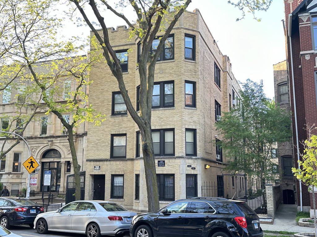 Apartment for rent at 6465 W Roscoe #NA10, Chicago, IL 60657
