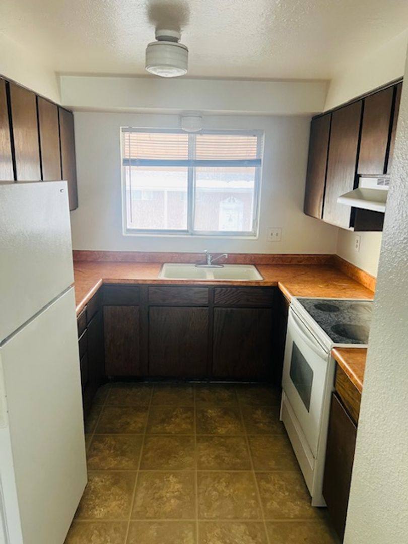 Townhouse for rent at 131 W 2575 N, Clearfield, UT 84015