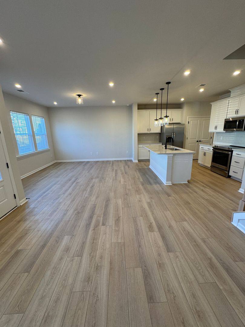 Townhouse for rent at 8911 Nettleton Ave, Charlotte, NC 28215