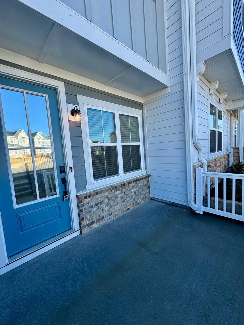 Townhouse for rent at 8911 Nettleton Ave, Charlotte, NC 28215