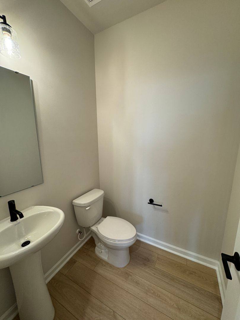 Townhouse for rent at 8911 Nettleton Ave, Charlotte, NC 28215