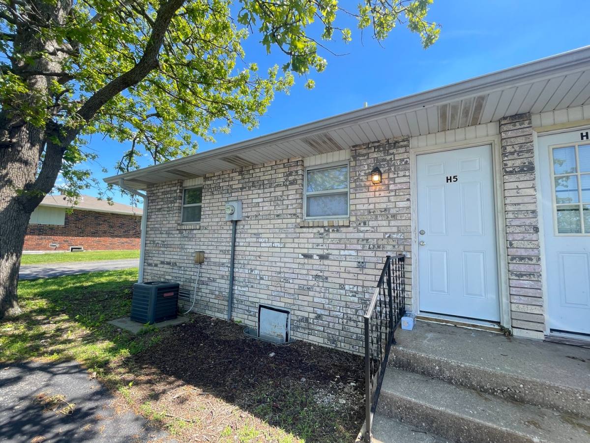 Apartment for rent at 4511 W 3rd St, Brookline, MO 65619
