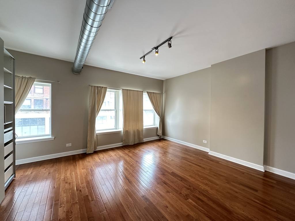Apartment for rent at 672 Orleans #9Q, Chicago, IL 60654