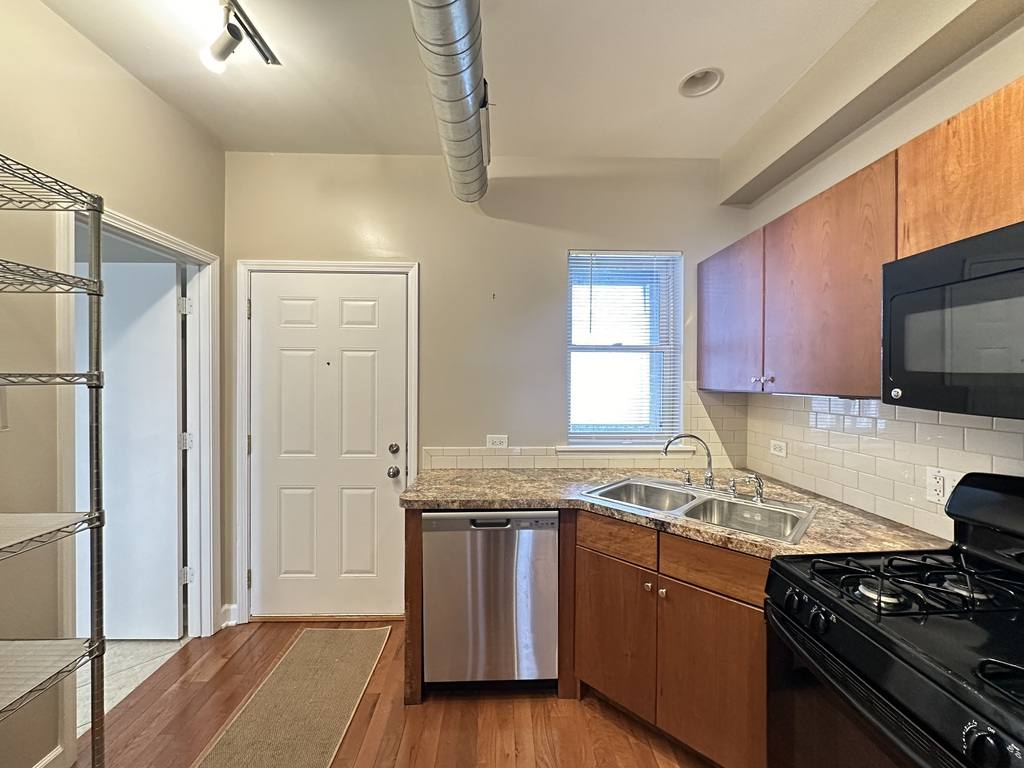 Apartment for rent at 672 Orleans #9Q, Chicago, IL 60654