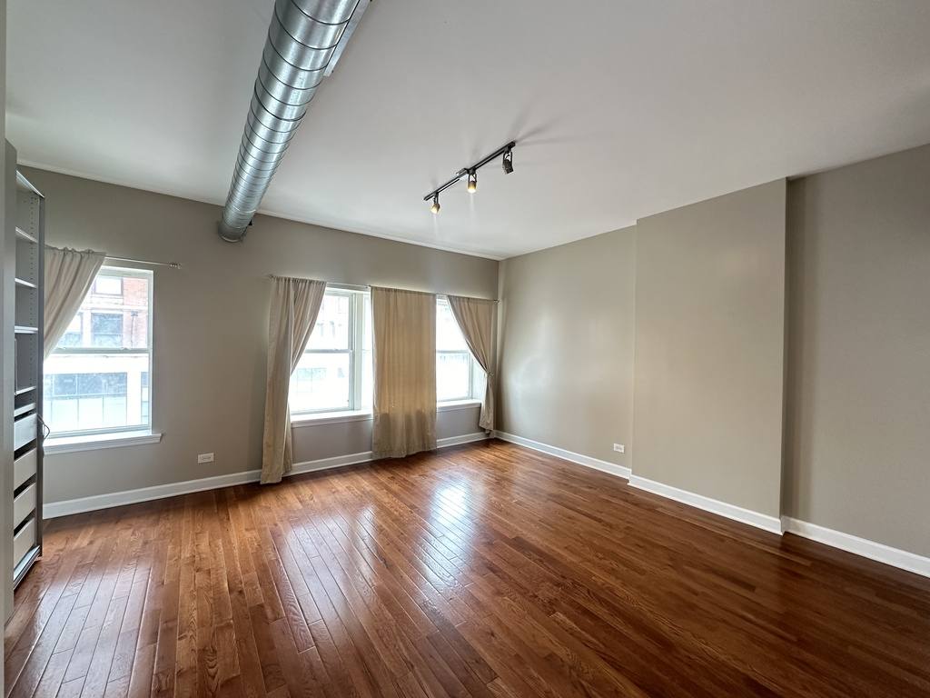 Apartment for rent at 674 Orleans #4, Chicago, IL 60654