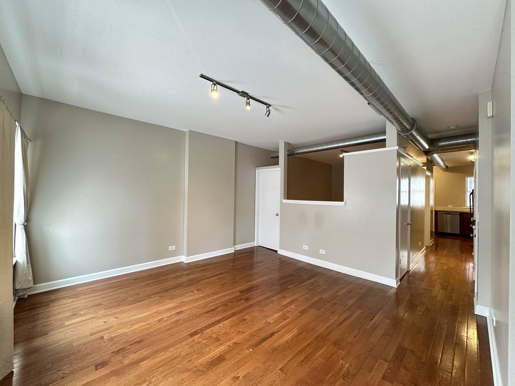 Apartment for rent at 674 Orleans #4, Chicago, IL 60654