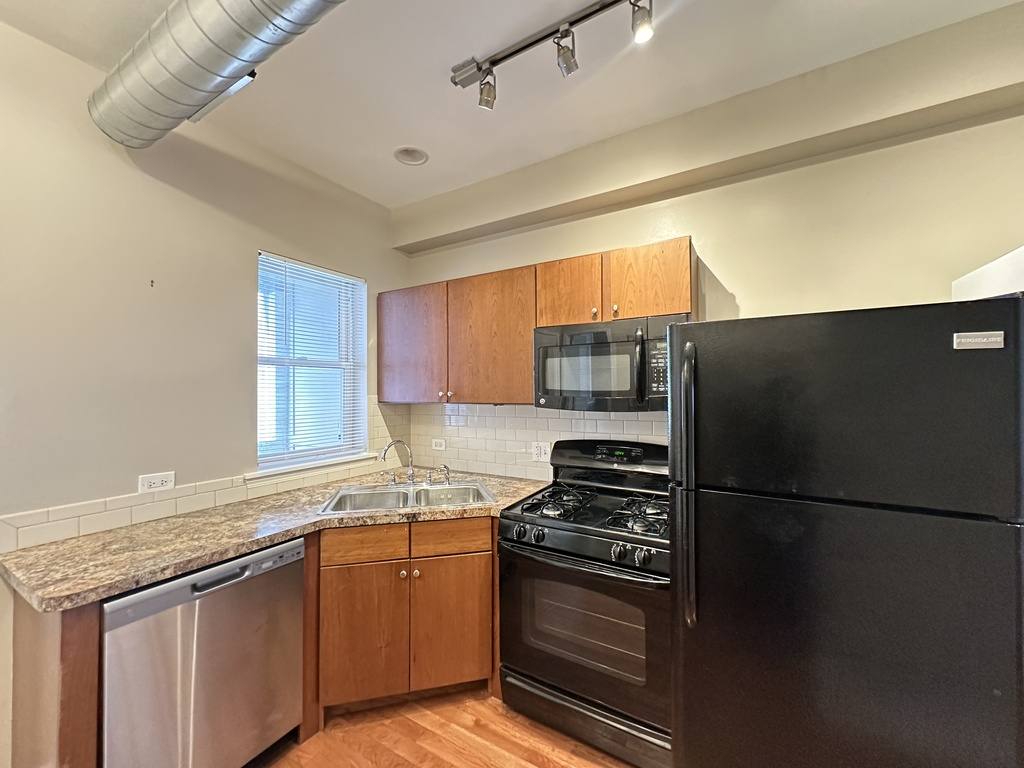 Apartment for rent at 674 Orleans #4, Chicago, IL 60654