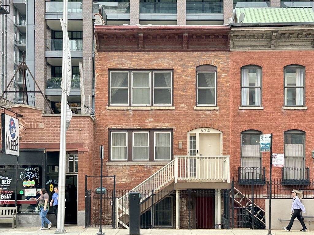 Apartment for rent at 674 Orleans #4, Chicago, IL 60654