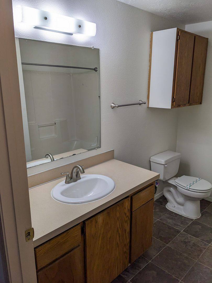 Apartment for rent at 110-185 N 9th St, Aumsville, OR 97325