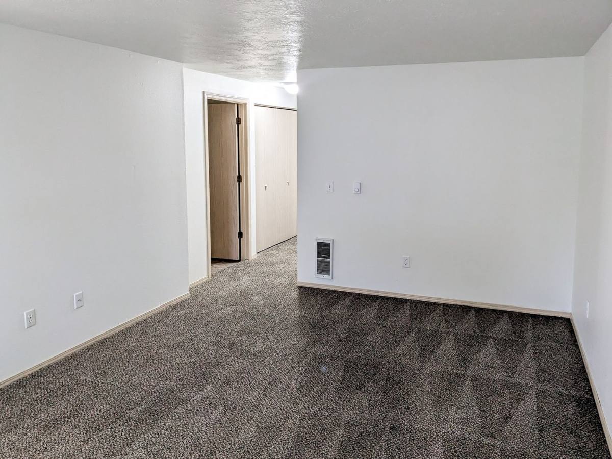 Apartment for rent at 110-185 N 9th St, Aumsville, OR 97325