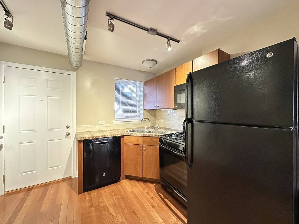 Apartment for rent at 672 Orleans #8Q, Chicago, IL 60654