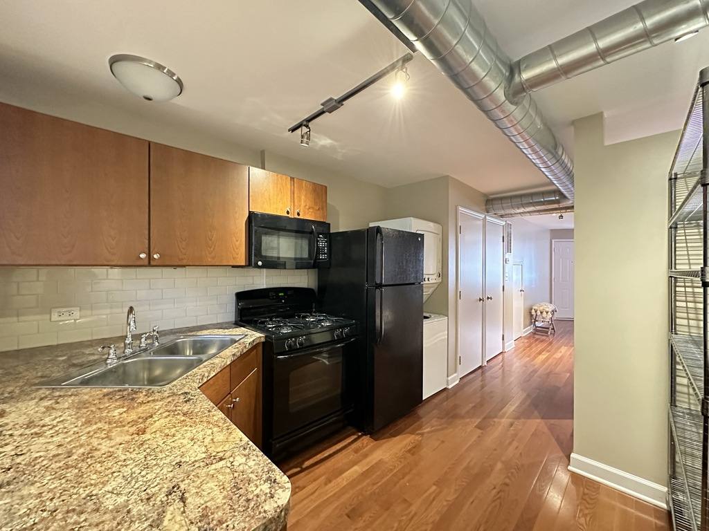Apartment for rent at 672 Orleans #8Q, Chicago, IL 60654