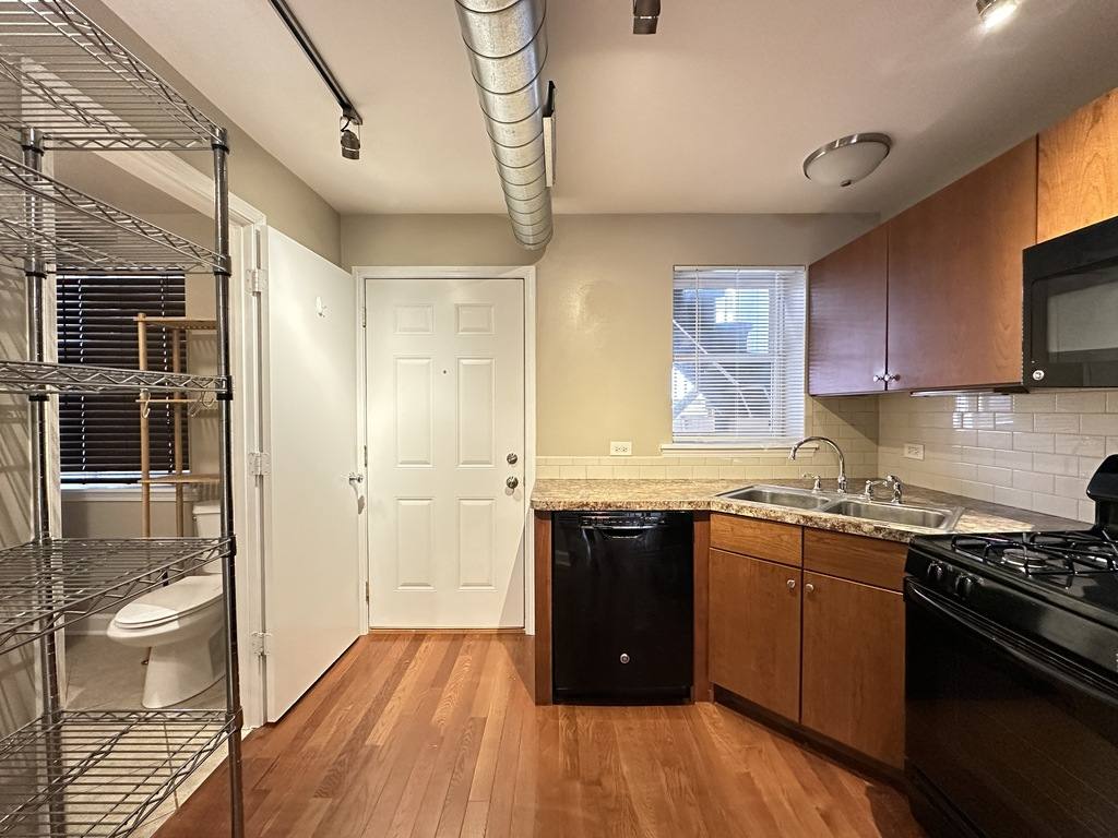 Apartment for rent at 672 Orleans #8Q, Chicago, IL 60654