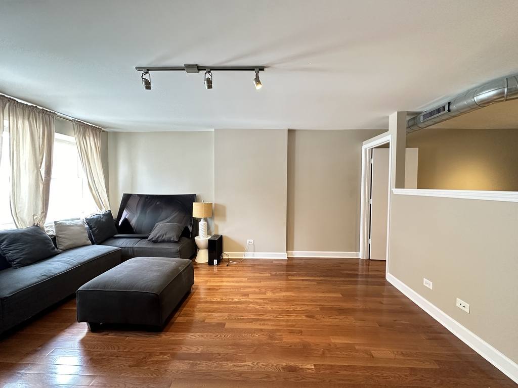 Apartment for rent at 674 Orleans #3, Chicago, IL 60654