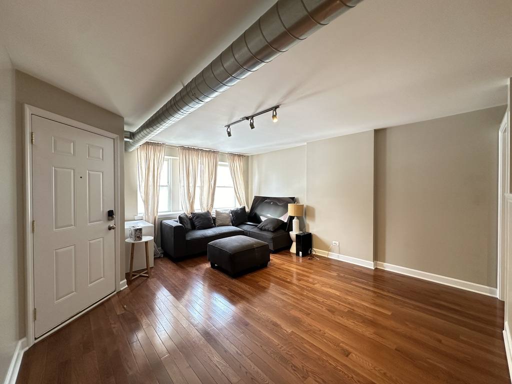 Apartment for rent at 674 Orleans #3, Chicago, IL 60654