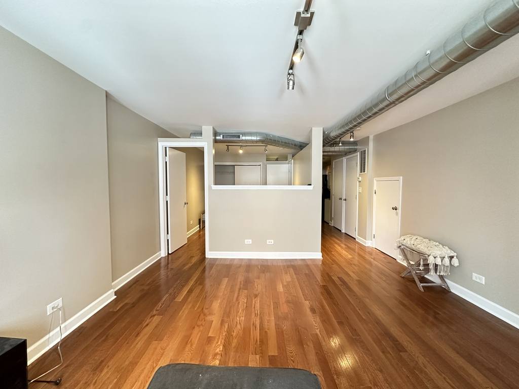 Apartment for rent at 674 Orleans #3, Chicago, IL 60654